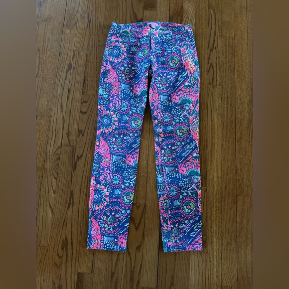 Lilly Pulitzer Pants - 💙🩷Lilly Pulitzer Bright Blue Multicolored Floral Medallion Print Crop Pants 0🩷💙